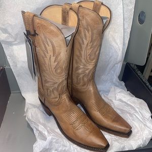 Lucchese Savannah TAN size 8B NWT